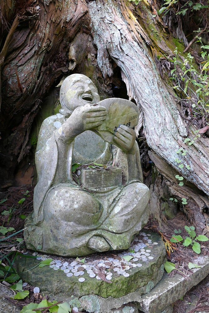 2ページ目)これが本当の昭和の姿？ 欲望が渦巻く羅漢様が大渋滞！ in