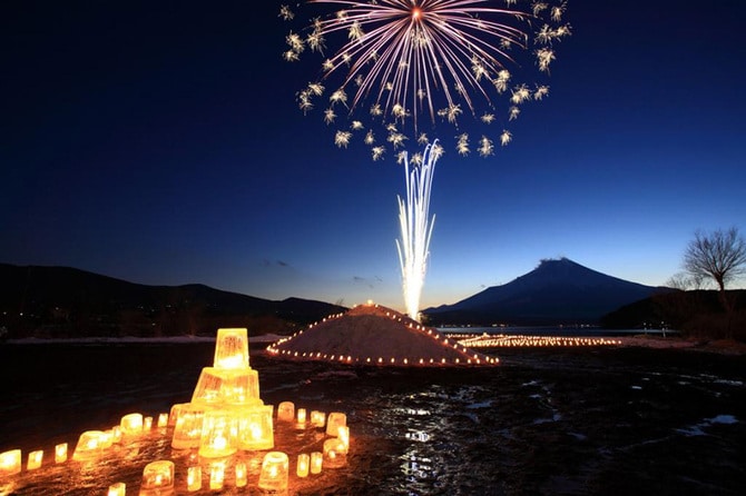 山中湖アイスキャンドル。