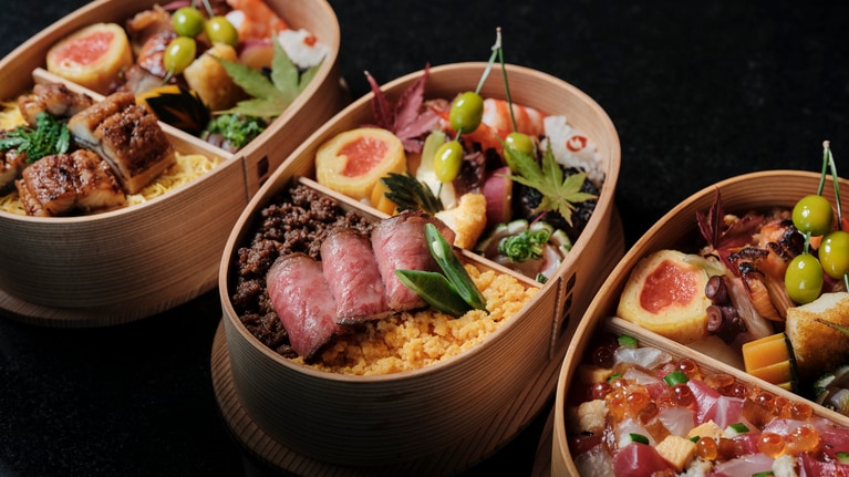 九州の海産物や黒毛和牛、地元野菜などをふんだんに取り入れたお弁当。