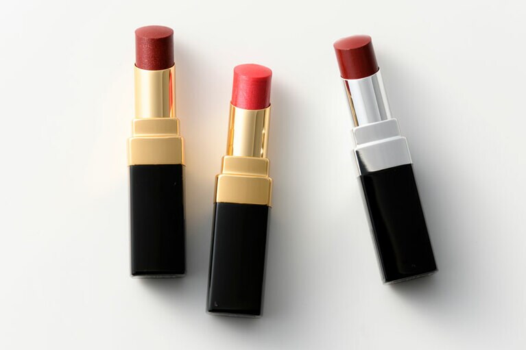 左から「ルージュ ココ フラッシュ 70」「同 78」「ルージュ ココ ブルーム 144」。