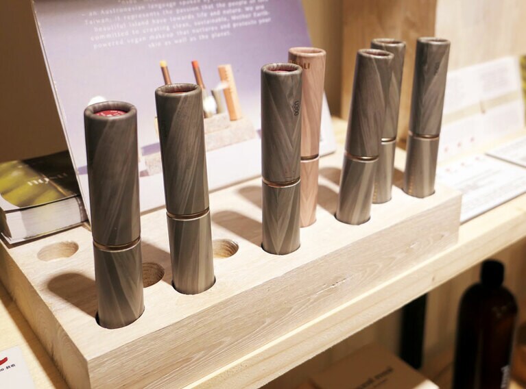 香料や色素、動物性の原料などは一切不使用。動物実験も行っていないブランドです。