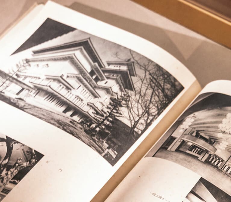 1階に資料コーナーがあり過去の貴重な写真などが見られる。