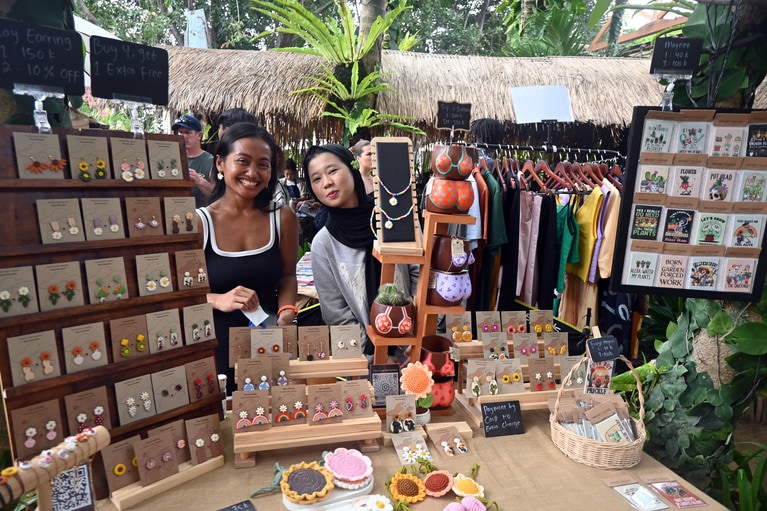 人気だったクレイ・アクセサリーの出店。