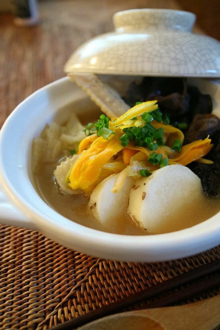 「山芋のサムゲタン風」。