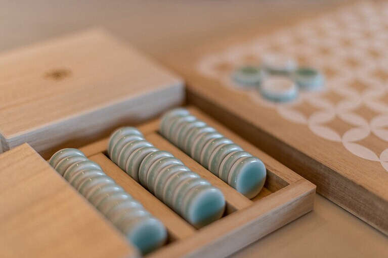 リビングでくつろぎながら、おしゃれにオセロも楽しんで。