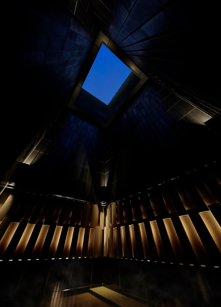 内風呂に続く露天風呂からは、星が見えることも。