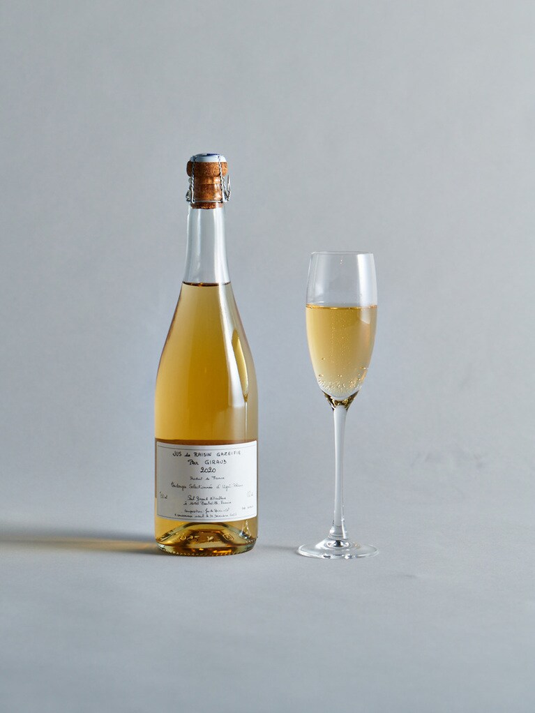 スパークリング・グレープジュース2020 オープン価格(750ml)。