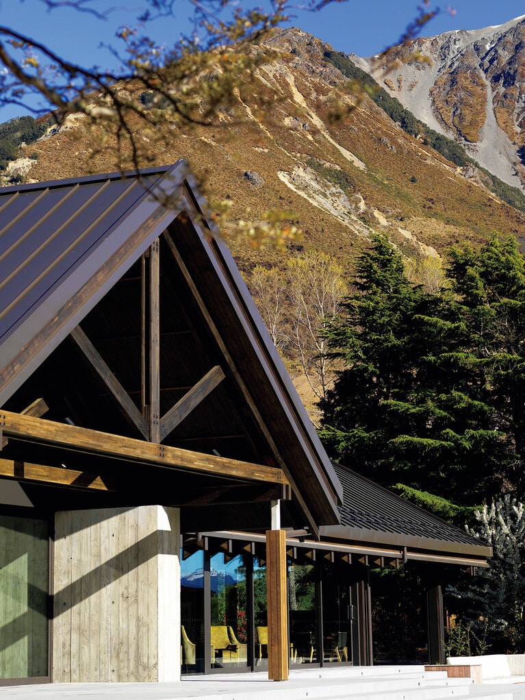 ヴィラは天井までガラス張りで大自然とシームレスにたっぷりと日が注がれる。©Sugarloaf