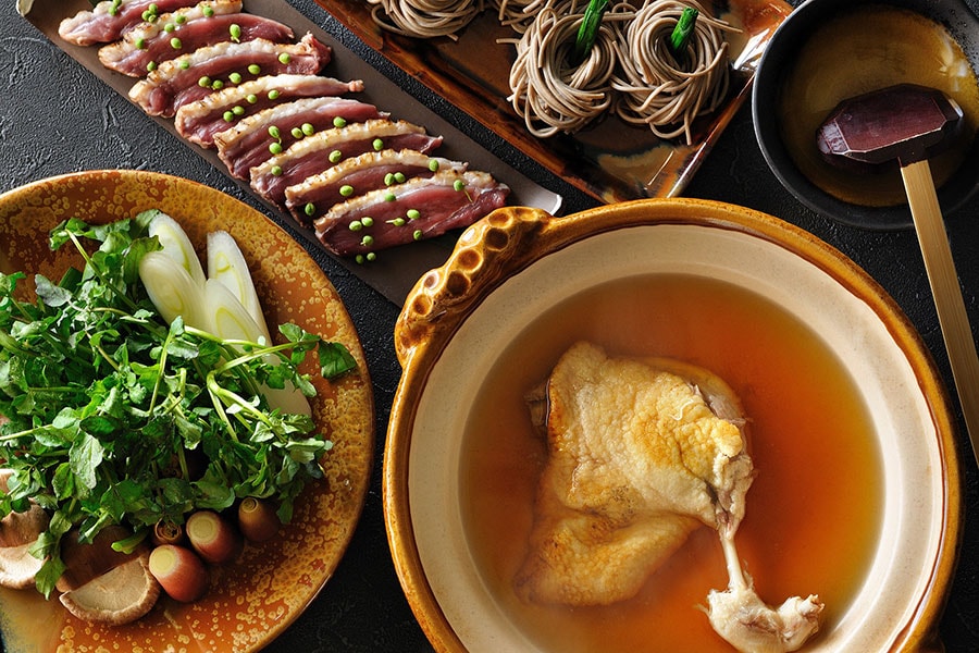 ジビエや山菜、渓流魚を食するのは栃木の伝統的な食文化。自然の恵みを無駄にしないため、骨や肉を使って出汁を取り、そばを食べる文化もあったという。