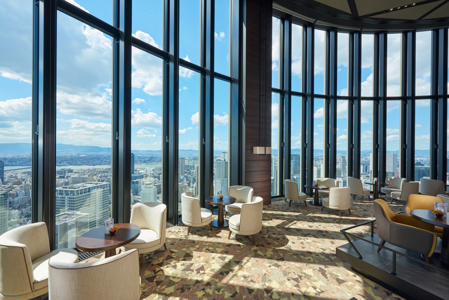 40階、地上200ｍから壮大なパノラマビューを眼下に見渡す「40スカイバー＆ラウンジ」。