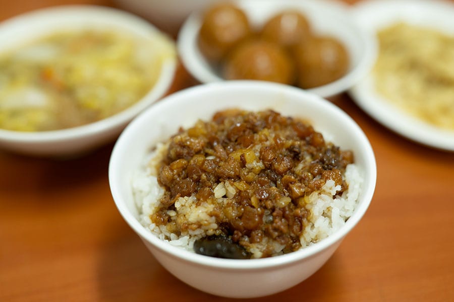 きました！　魯肉飯！