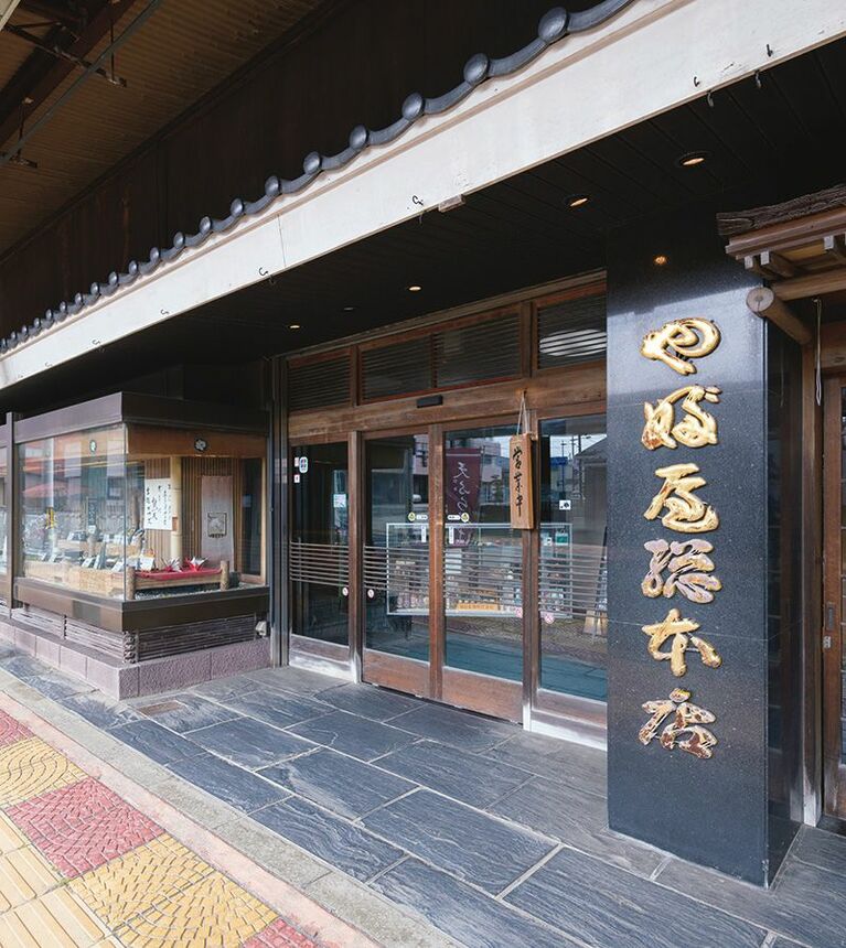 同店は花巻発祥のわんこそばを提供することでも有名。
