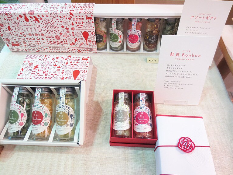 3種セットや5種セットの箱入りも。