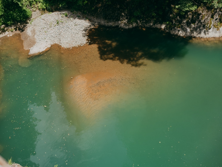 見事な眺望で新潟の橋50選に選定されています。