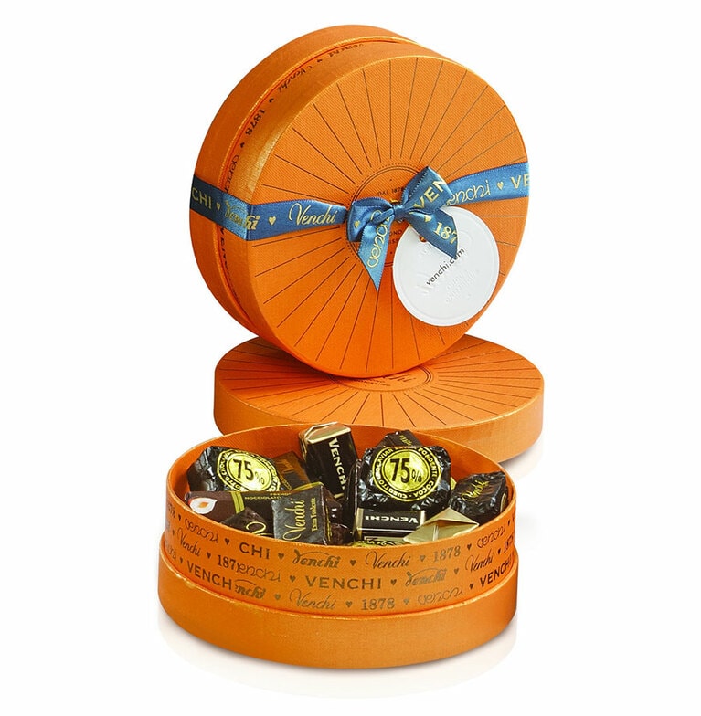 お洒落なボックスは贈り物にもぴったり。スモール ホライゾン ハンパー 5940円。