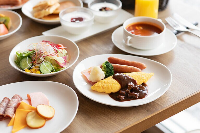 ブッフェ 2,800円(税込)。