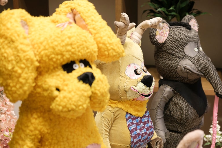 メディコム・トイ プラスで12月14日（日）まで開催中の展示「Bestioles」会場　Anne-Valérie Dupond ONE OF KIND BE@RBRICK 1000％（各550,000円）