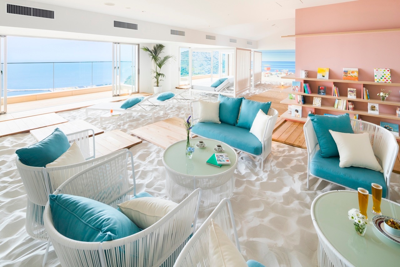 「ソラノビーチ Books&Cafe」はビーチにいるかのような開放感！