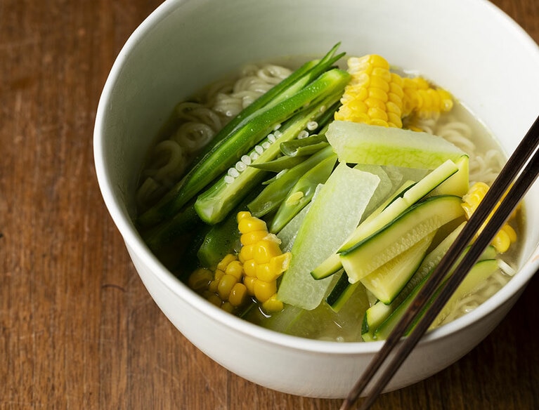 夏野菜たっぷりの塩ラーメン。