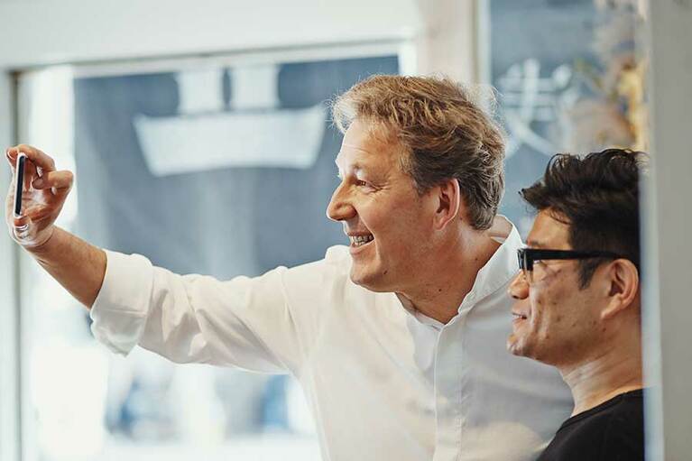 4代目社長とはい、チーズ。