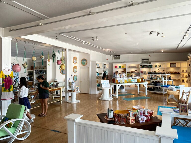 リフィルと低廃棄物をうたった店内。