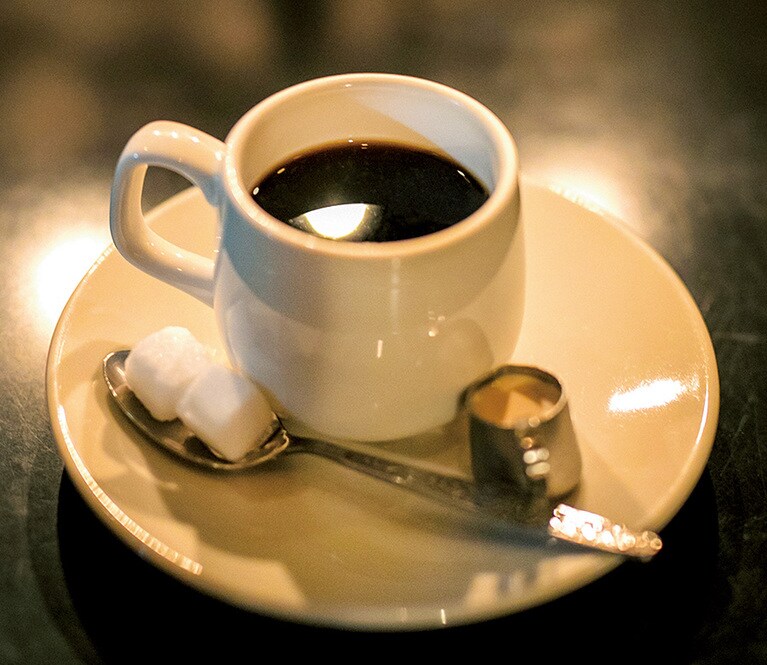 コーヒー 400円は、「クラシック」時代と同じブレンド豆を使用している。お代わりは200円で注文することができる。