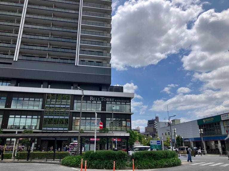 再開発した南側エリアから水戸街道へ