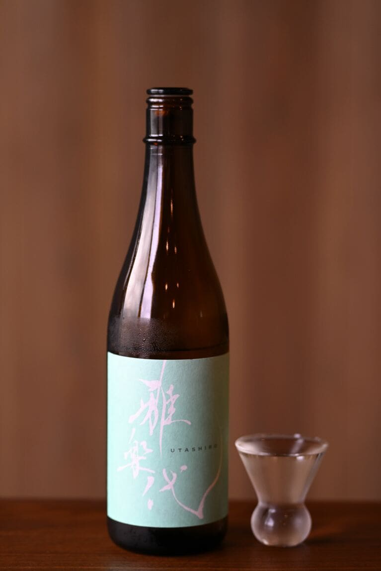 魚料理のペアリングとして提供された天領盃酒造の雅楽代。