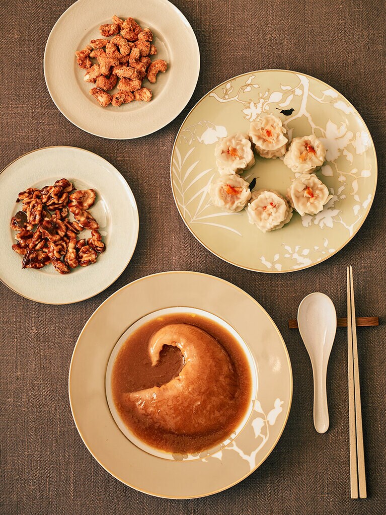 飄香スペシャルBOX 毛鹿フカヒレ特製スープの醬油煮込み、四川式クルミの甘味噌飴がけ、四川式スパイシーカシューナッツ、飄香特製エビ・カニ・イカの海鮮シューマイ8,000円(税込)／中國菜・老四川 飄香