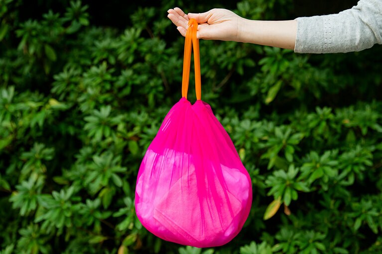 Lagimusim Peach限定カラー 巾着 Big ピンク 950円。