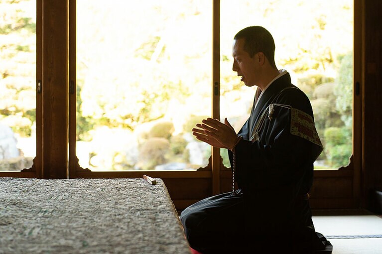 書初めを行うのは、国の名勝に指定されている成就園。