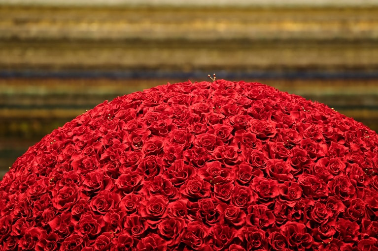 まるで小さな実のようなかわいいビジュー。