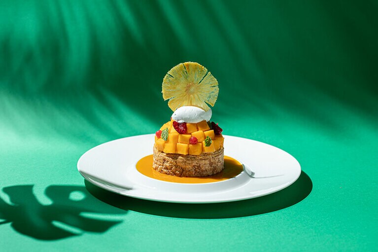 「マンゴー・ミルフィーユ」2,800円（税・サ込）。