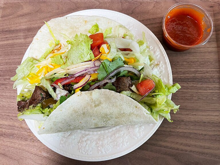 写真手前から「メキシカン」、「チキン」。