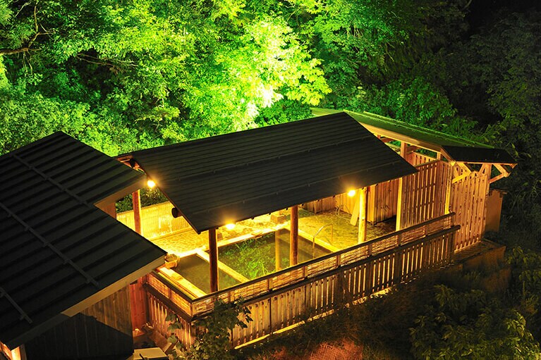 ひなの宿ちとせ［新潟／松之山温泉］月見の湯。