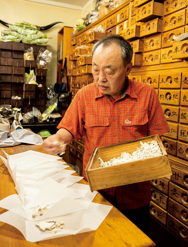 店主のイ・ジョムシクさん。