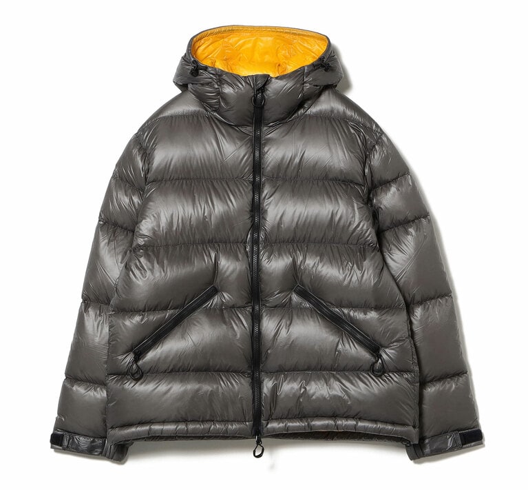 ナンガ フォー ピルグリム サーフ+サプライ “エクスペディション ダウン フーディ”／66,000円。