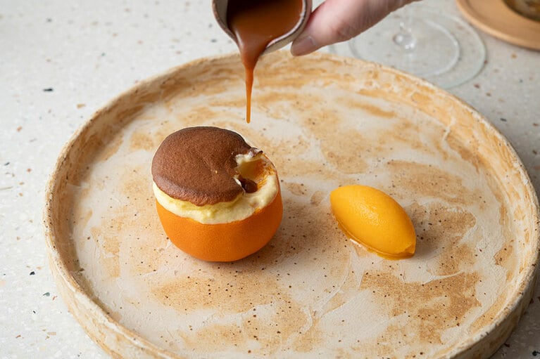 途中でソースを。