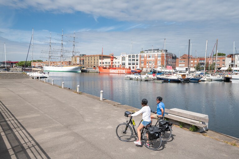 レンタサイクルで観光するのもオススメ。