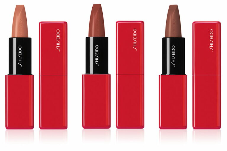 写真左から、テクノサテン ジェル リップスティック　L01、L02、L03 各3,960円（限定発売中）。