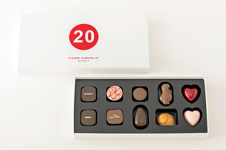 11月限定(WHITE)：ピエール マルコリーニ 20周年アニバーサリー セレクション 10個入り 2,000円。