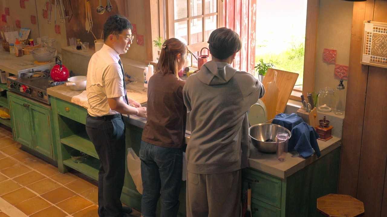 博士、むぅこ、しぃくん……揺れ動く三角関係（Netflix公式「X」より）。