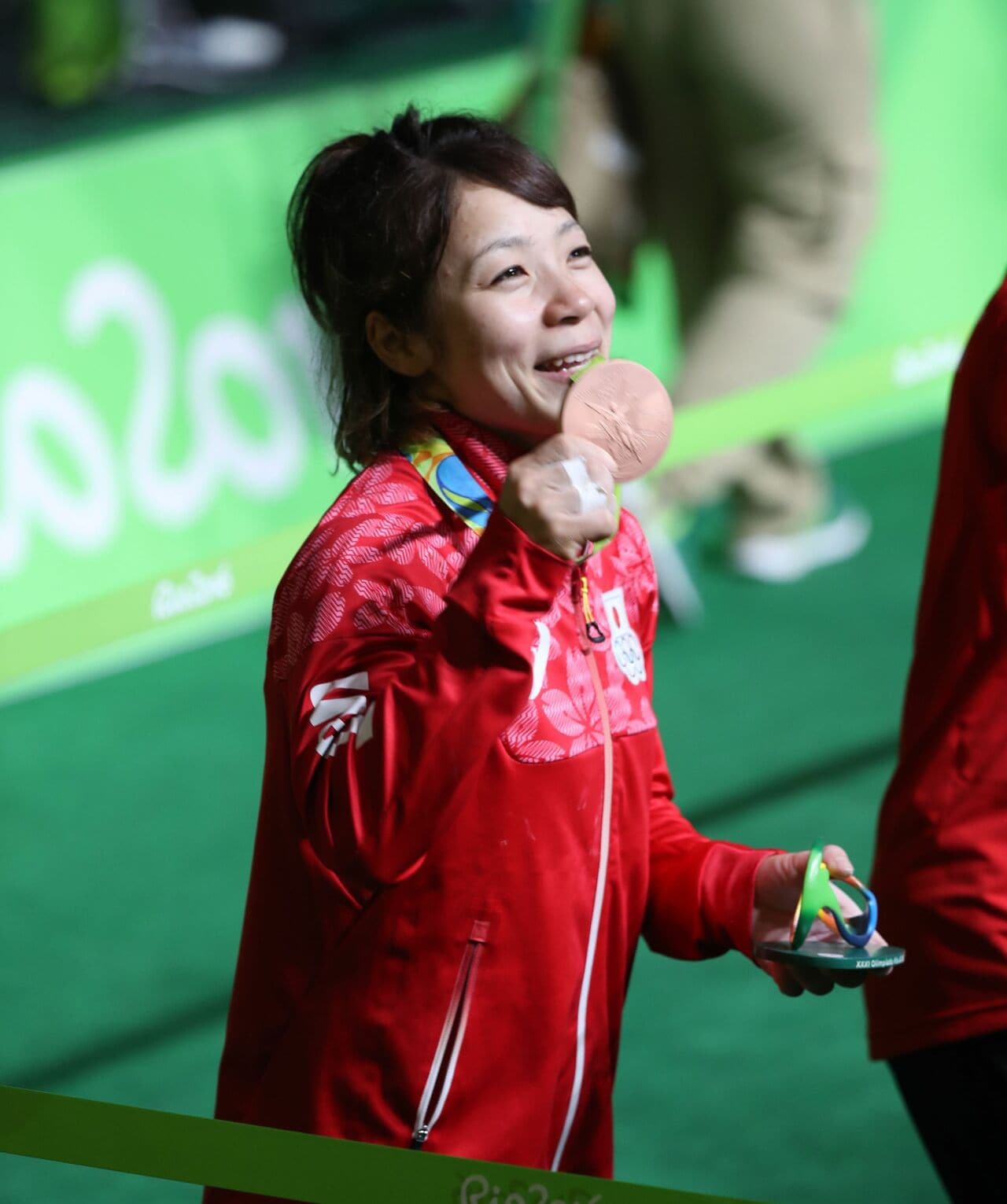 2016年、リオ五輪での三宅さん。ウエイトリフティング48kg級で銅メダルを獲得 ©JMPA