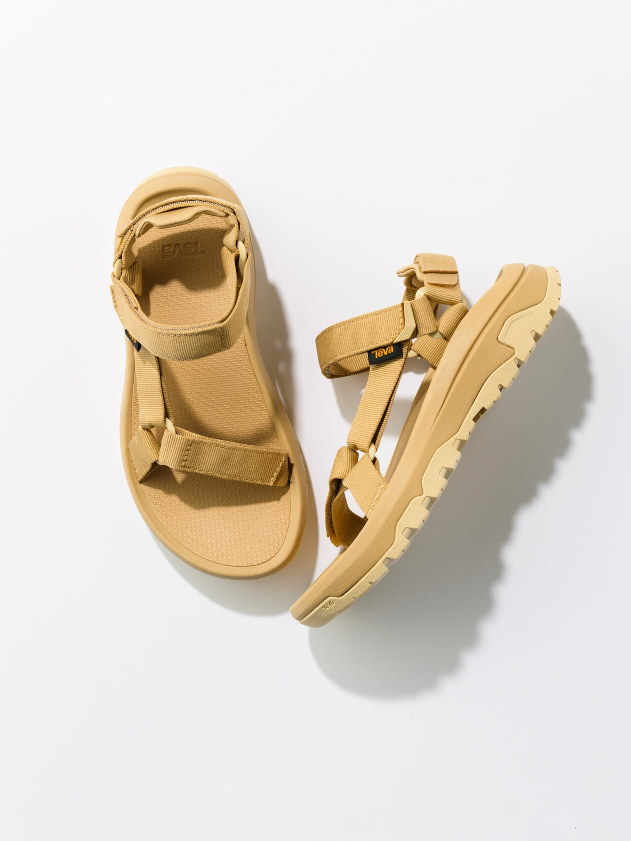 テバ“ハリケーン XLT3”／12,000円。