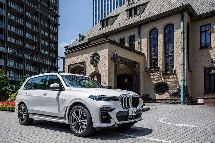 BMW X7。貫禄のあるフォルム。