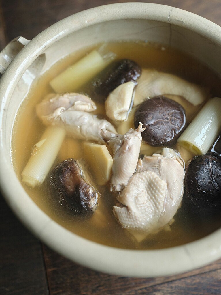 干ししいたけはレンジ加熱すると簡単に戻せる。急いでいる時はぜひ活用を。