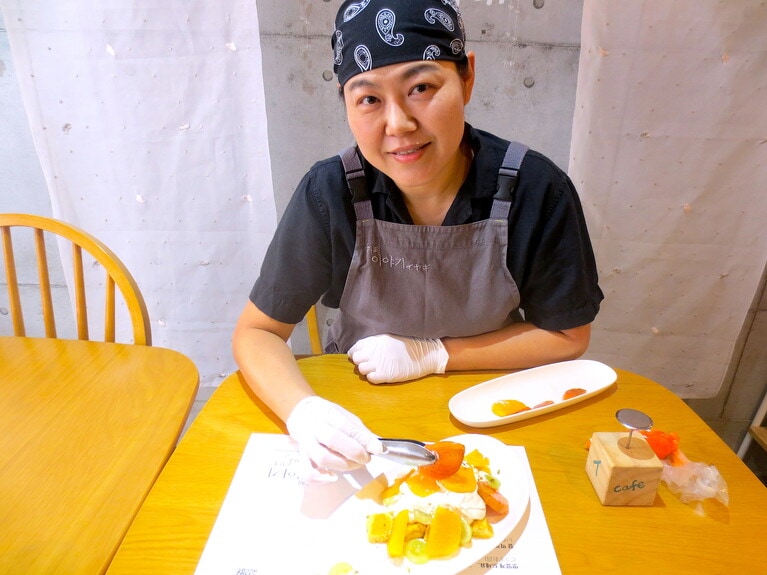 店主・天野孝子さんことイ ヒョシュク（李孝淑）さん。