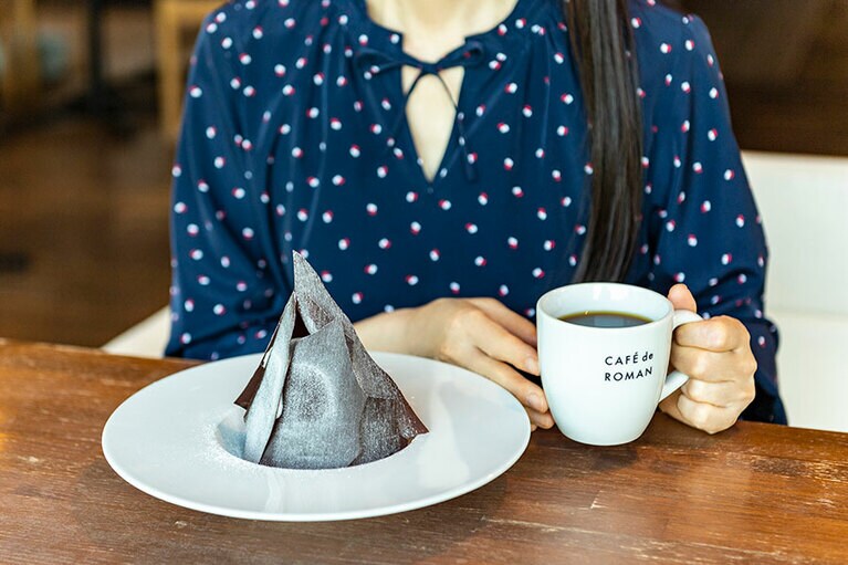 目の前で溶けるチョコが感嘆もののチョコモンアフォガード。