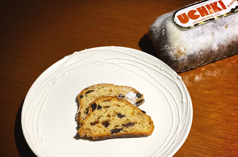 ラム酒入りのフルーツを使ったドイツパン「シュトーレン」(700円)は、11月中旬から2月までの冬季限定。