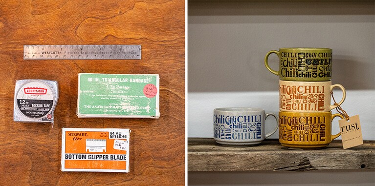 写真左：こんなアイテムも。三角巾12ドル、バリカン刃20ドルほか。写真右：「CHILI」のタイポグラフィが可愛いスープカップ（6客セット）58ドル。